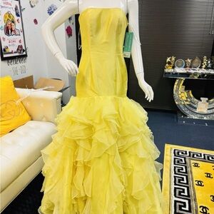 Elegant Yellow Strapless Gown